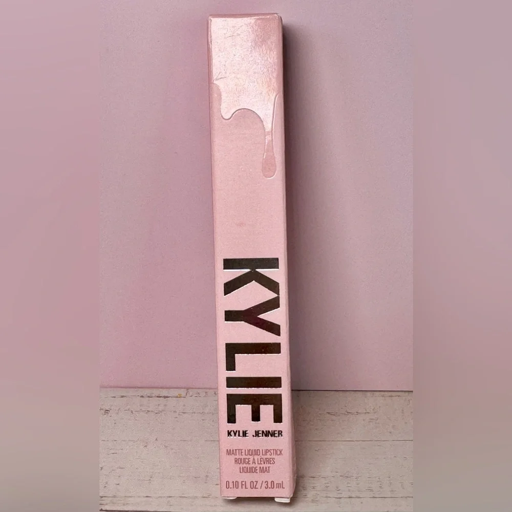 Kylie Cosmetics Matte Liquid Lipstick (346 A Moment Matte) NIB 3.0 ml/0.10 fl oz