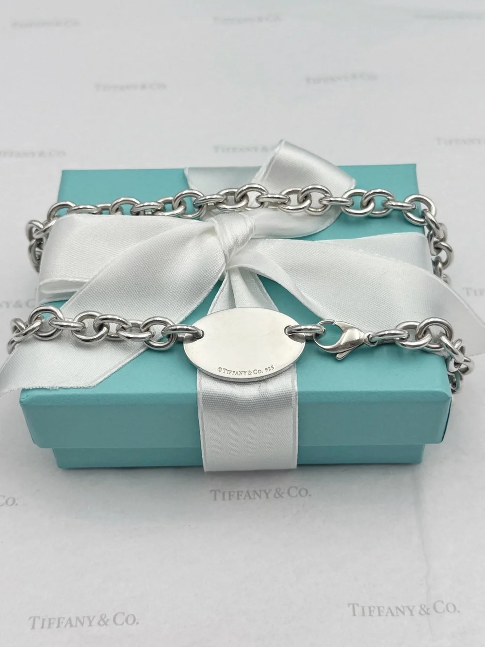 Tiffany & Co Return to Tiffany Oval Tag Choker Necklace Sterling Silver Gift Box