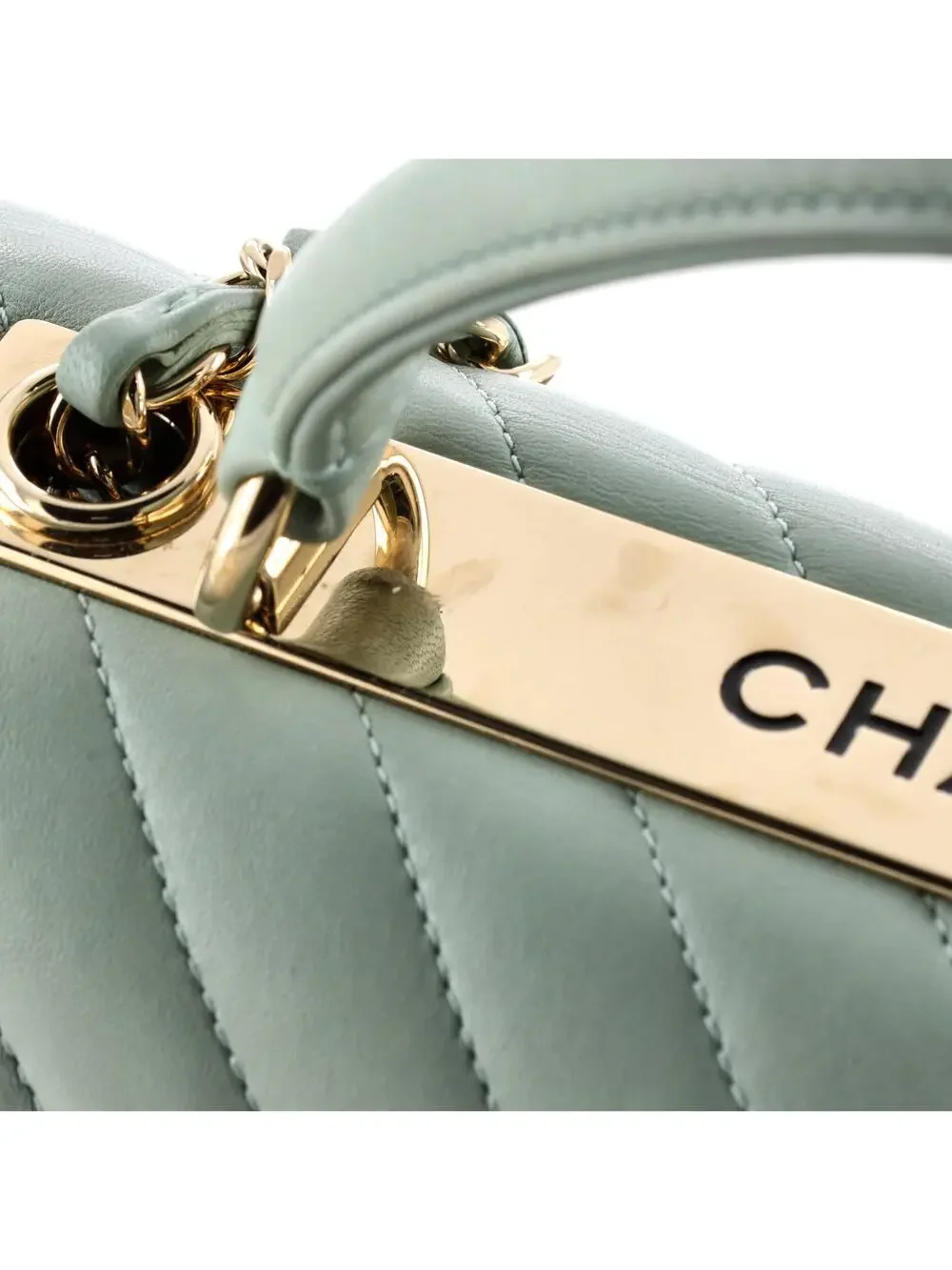 CHANEL elevate your