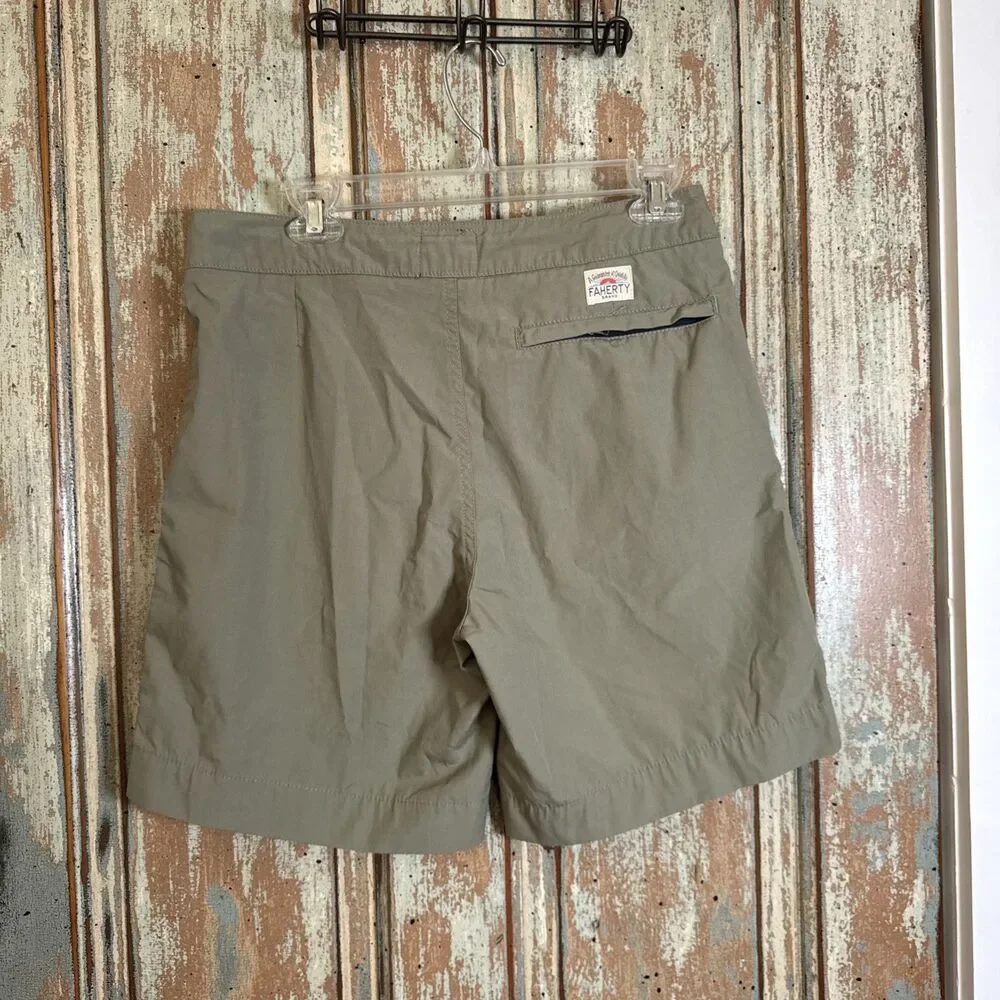 Faherty All Day Shorts Men's Size 31 Green/Tan Quick Dry Lightweight Hiking 7.5”