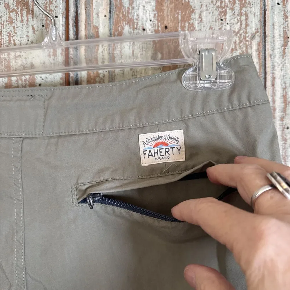 Faherty All Day Shorts Men's Size 31 Green/Tan Quick Dry Lightweight Hiking 7.5”