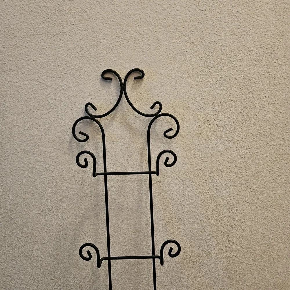 The Unbranded Brand decorative wall