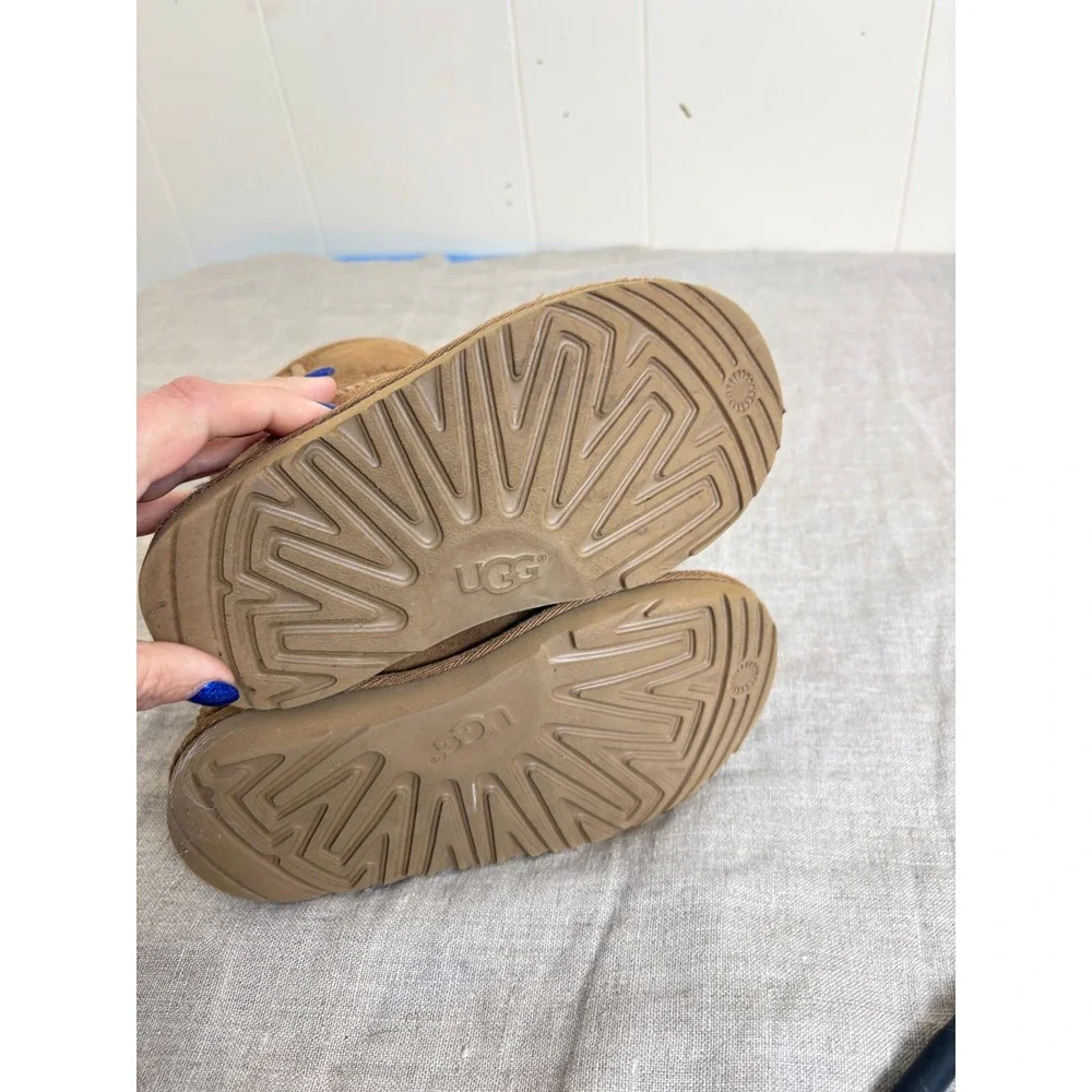 UGG classic short