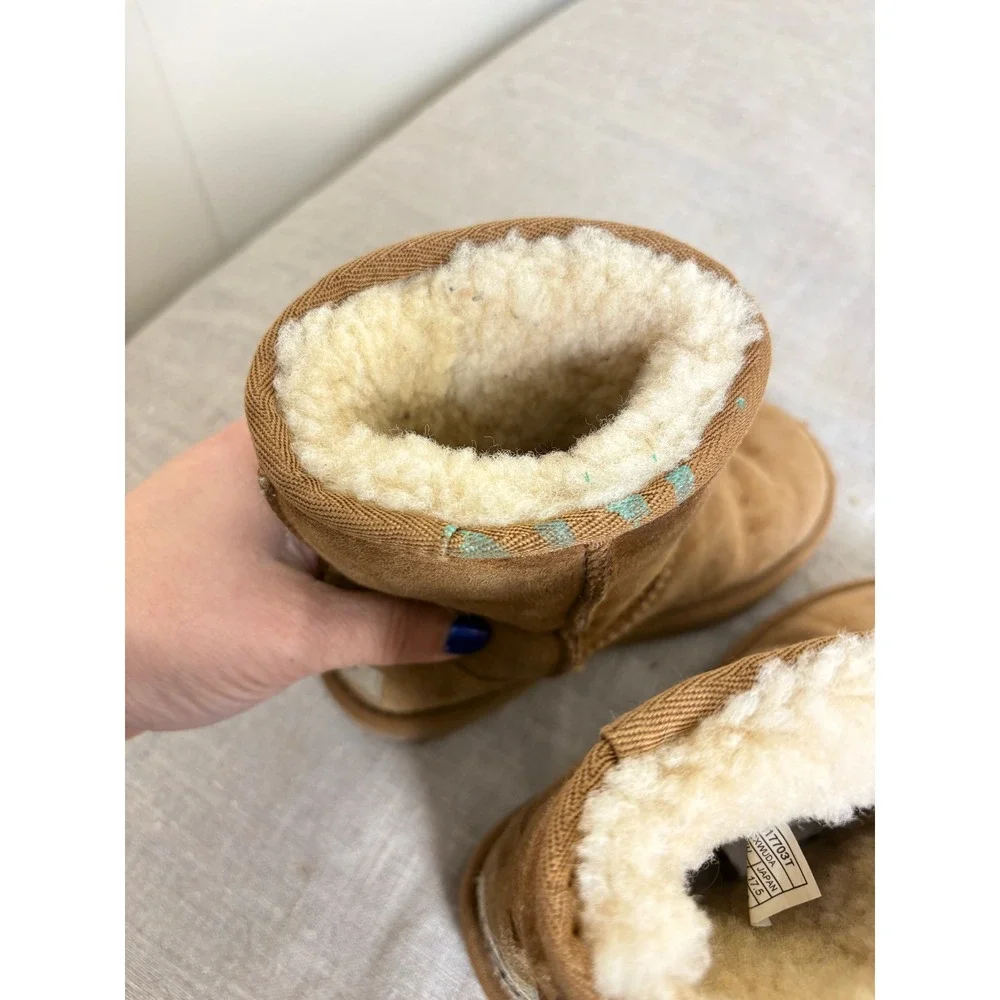 UGG classic short
