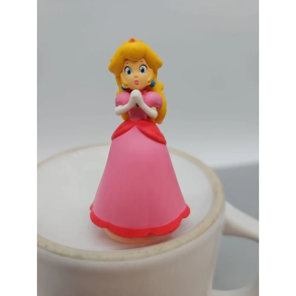 Nintendo Mario Princess Peach Figure 2