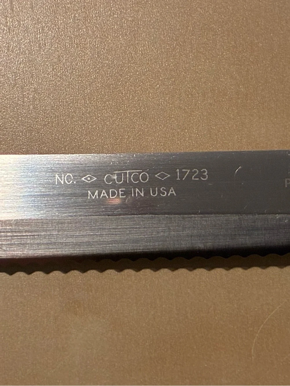 Cutco 1723 9 inch Carver Knife