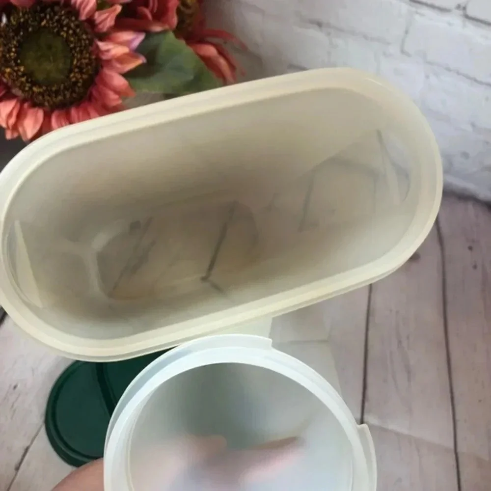 Tupperware good used