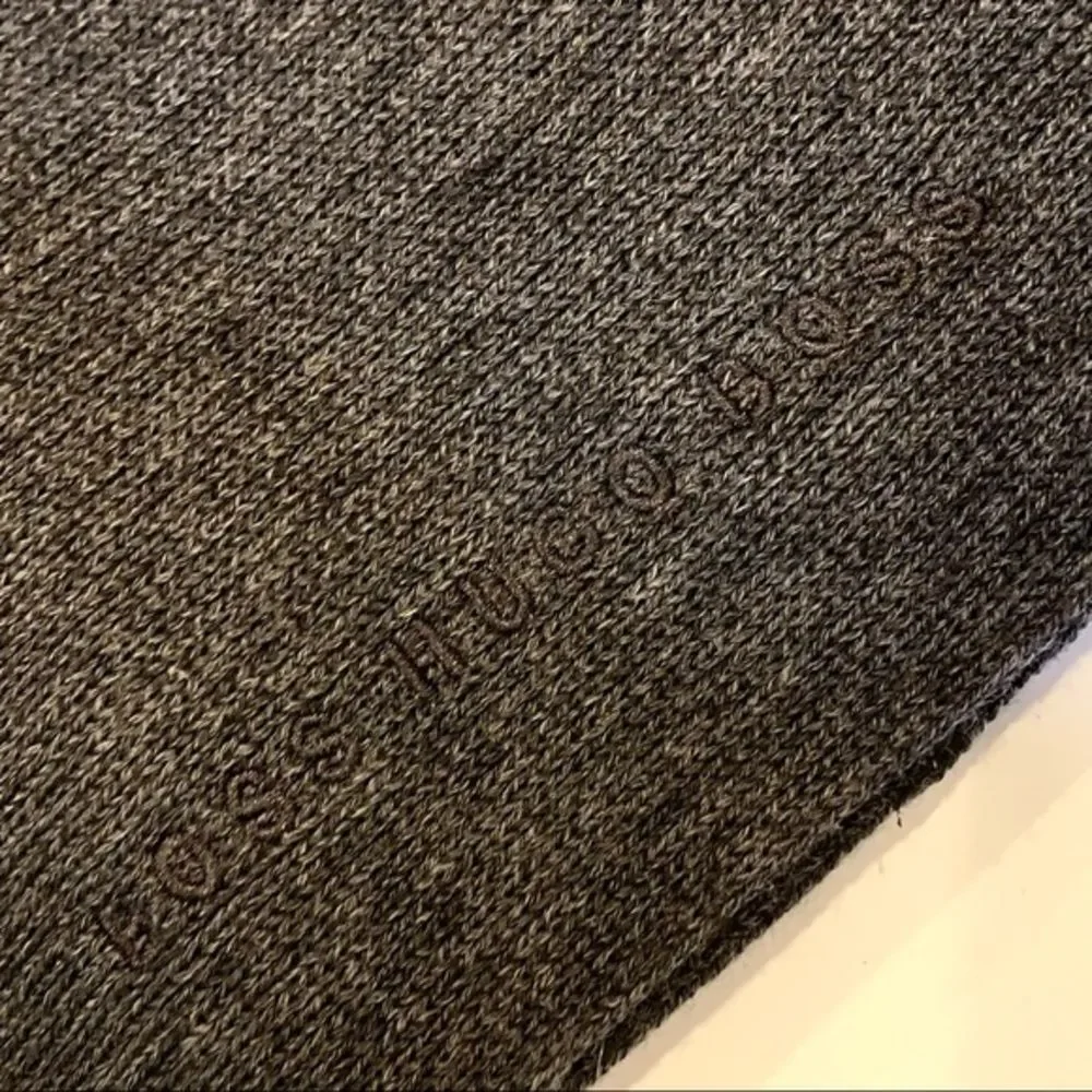 NWOT Hugo‎ Boss Gray Acrylic Winter Scarf