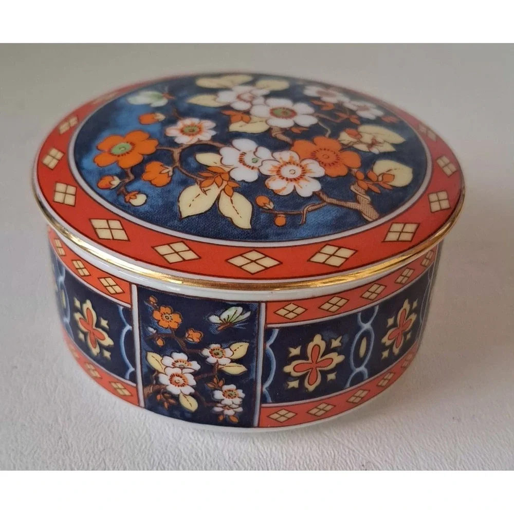 Vintage Chinese Porcelain Trinket Box Set