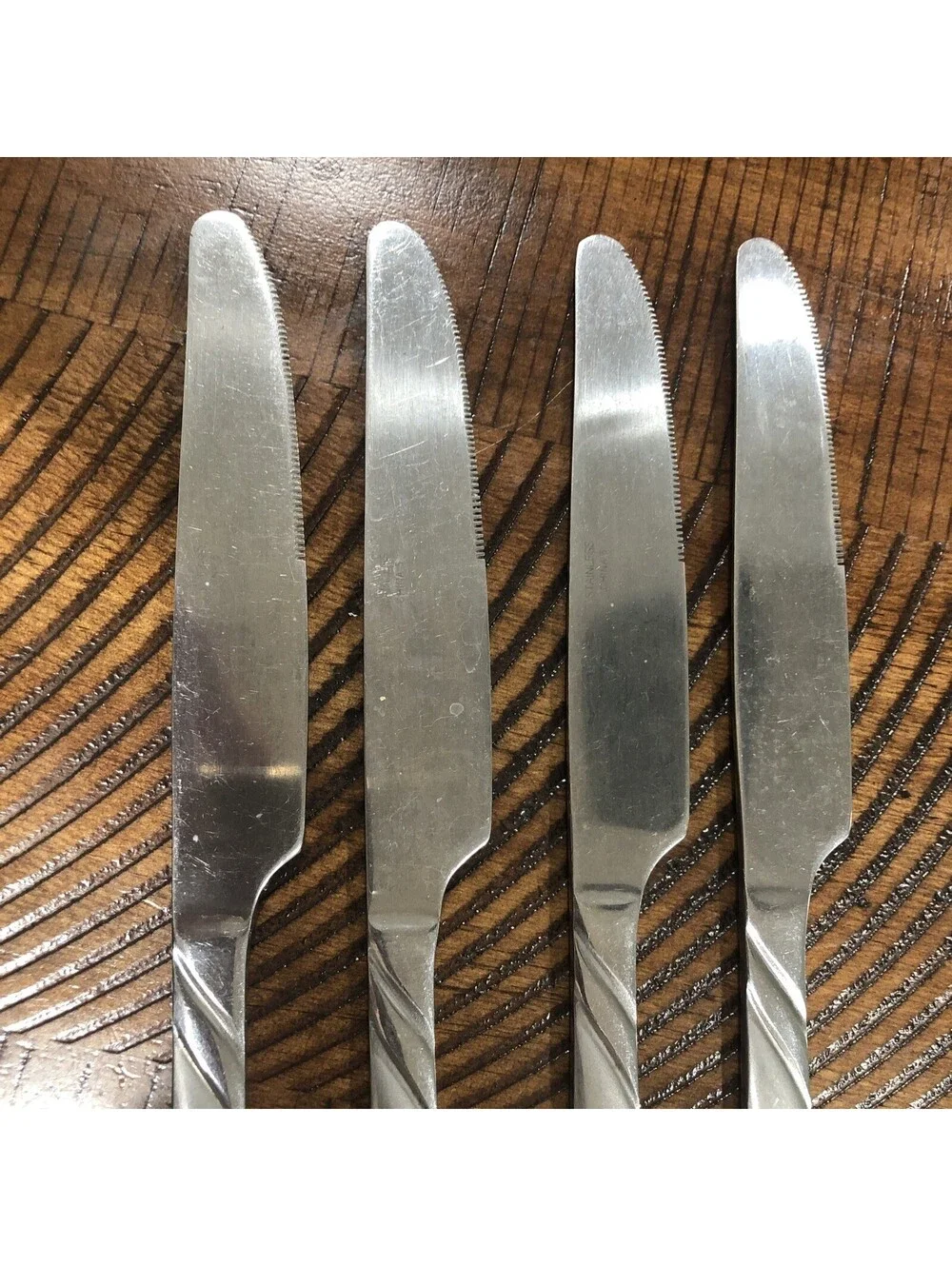 Jaclyn Smith Bella Frost Silverware Dinner Knives Frosted Handle Swirl Lot Of 4