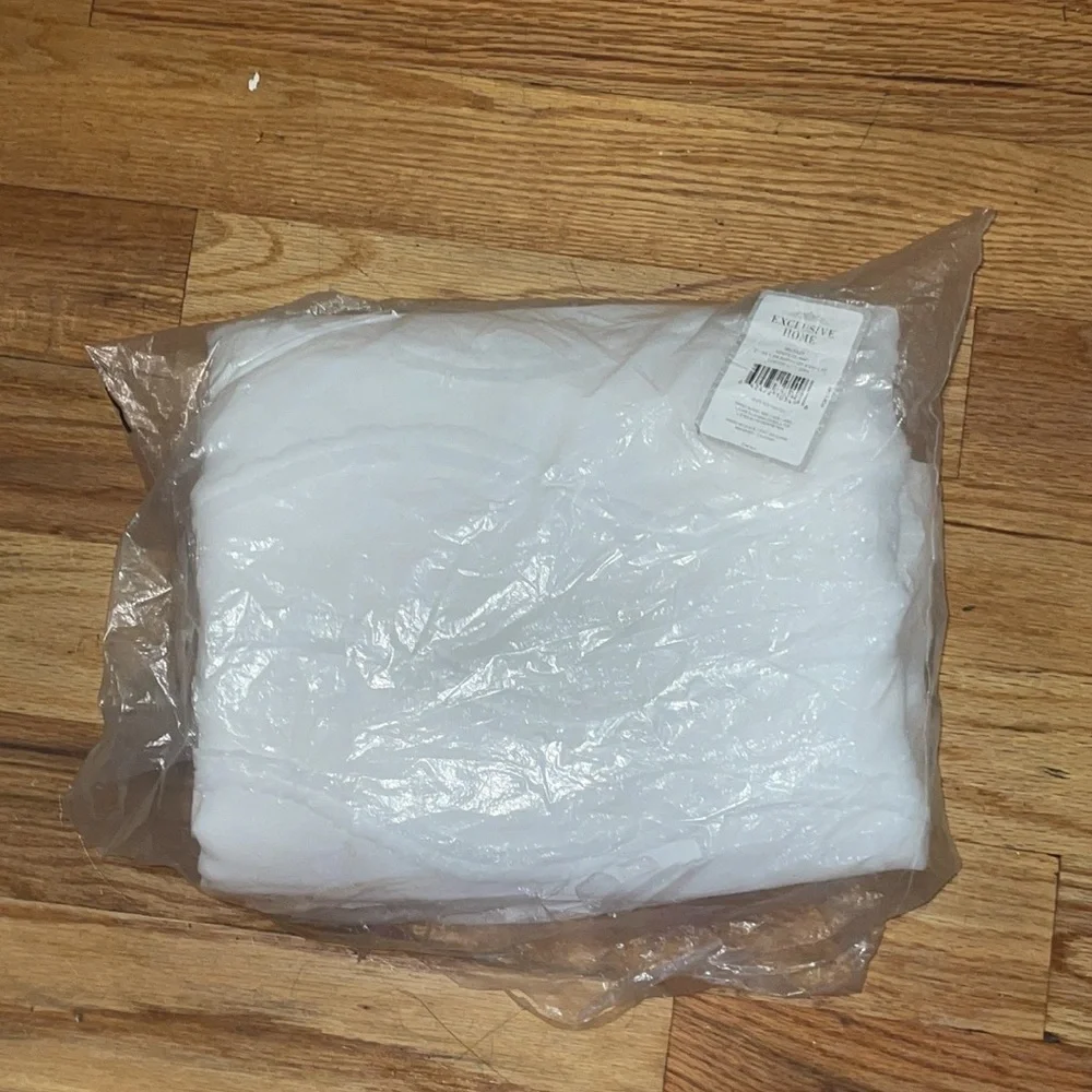 Exclusive Home Curtains new but
