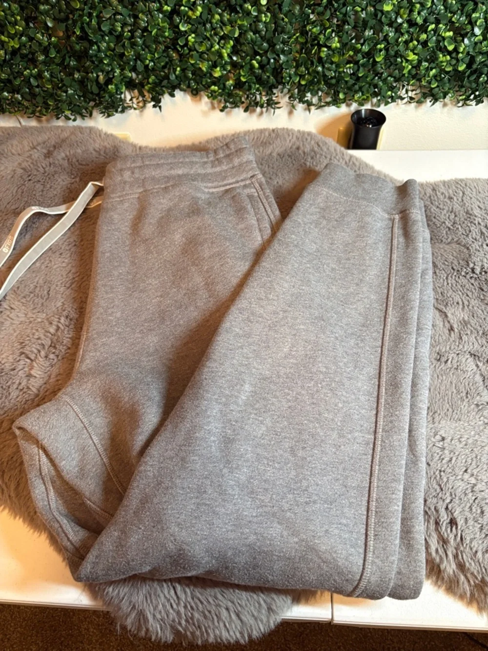 FIGS Men's Grey Athletic Sweatpants Size Small