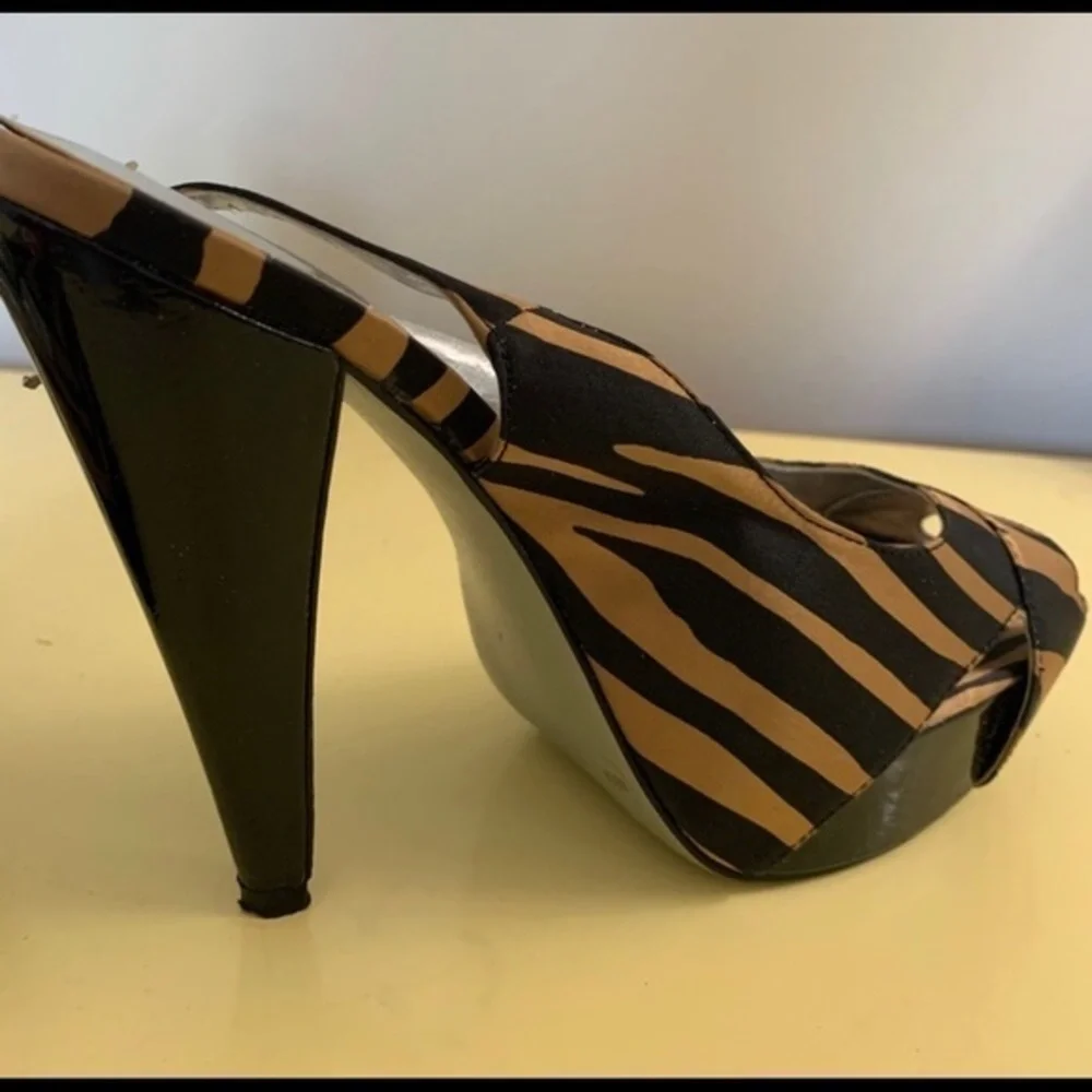 Jessica Simpson euc black