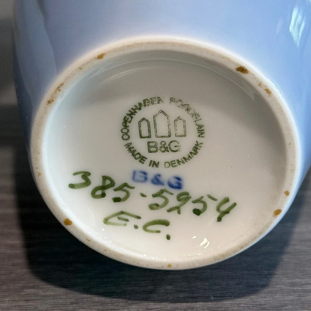 Bing & Grondahl B&G Denmark Blue Pansy Porcelain Vase 385-5254 5.25 Inch