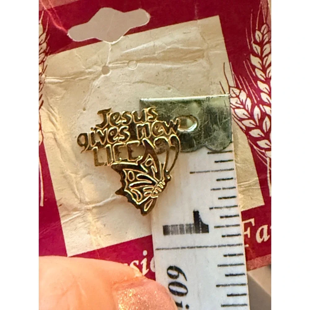 Expressions of Faith Jesus Gives‎ New Life Butterfly Gold Tone Lapel Pin 1997