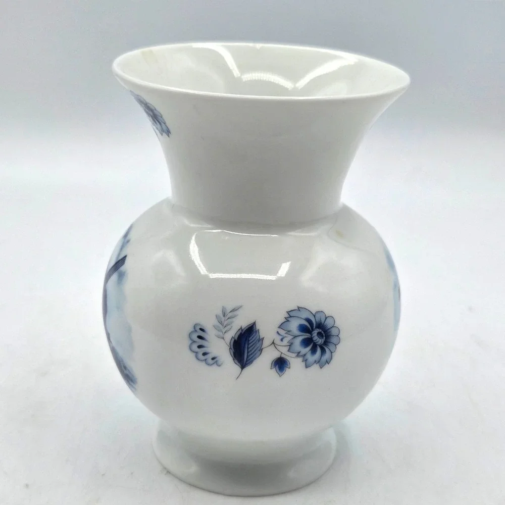 Delft this small blue