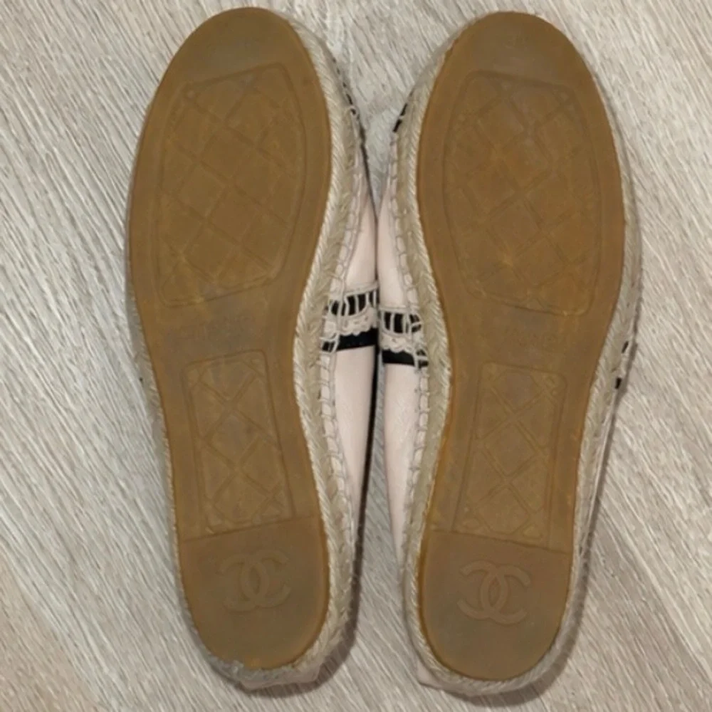 CHANEL Two-Tone Leather Espadrilles in Cream and Black