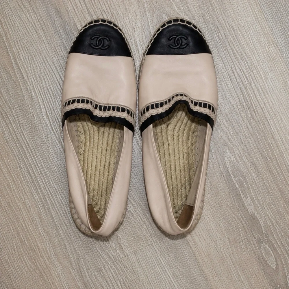 CHANEL Two-Tone Leather Espadrilles in Cream and Black