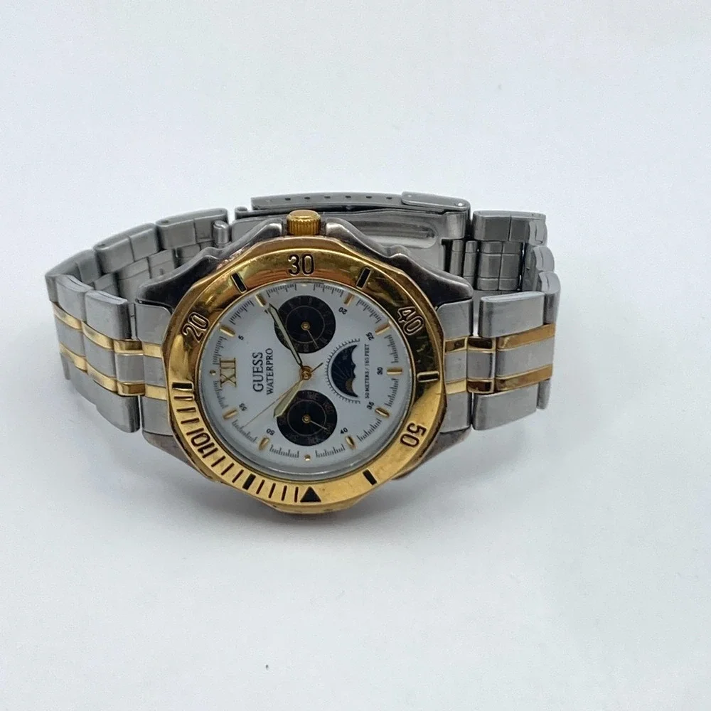 Guess good used