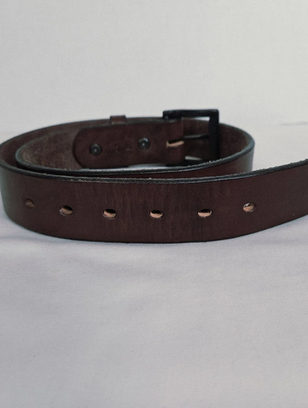 Classic Men's Brown Leather Belt with Matte Black Buckle Sz 34