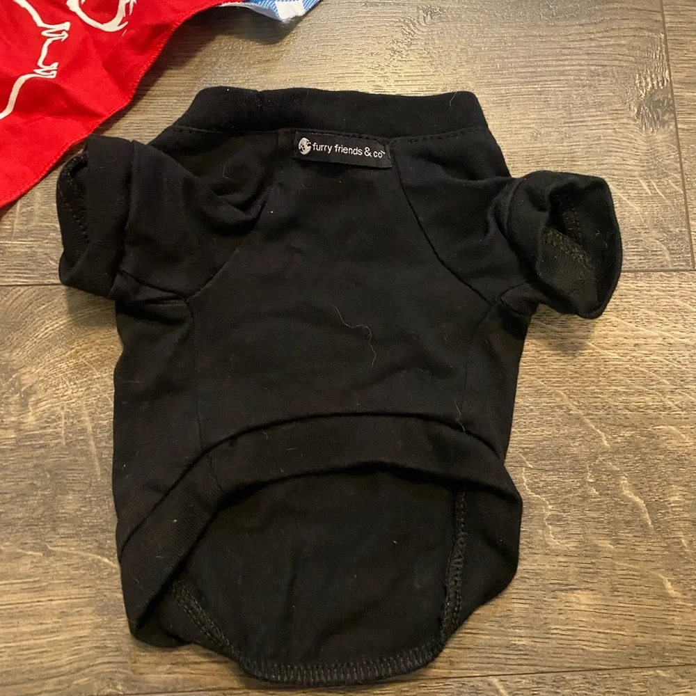 Lot of 7 Dog‎ Items. 6 Bandannas and 1 Shirt.