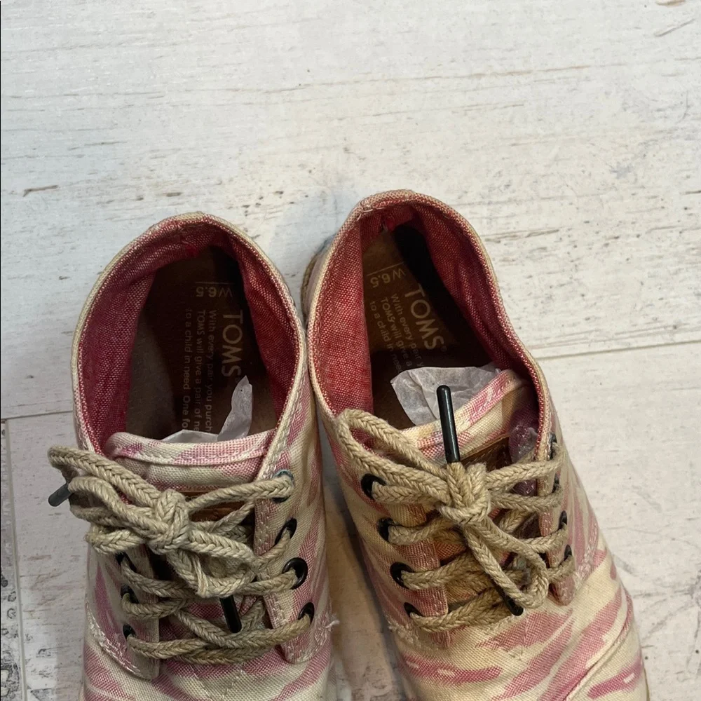 Toms good used