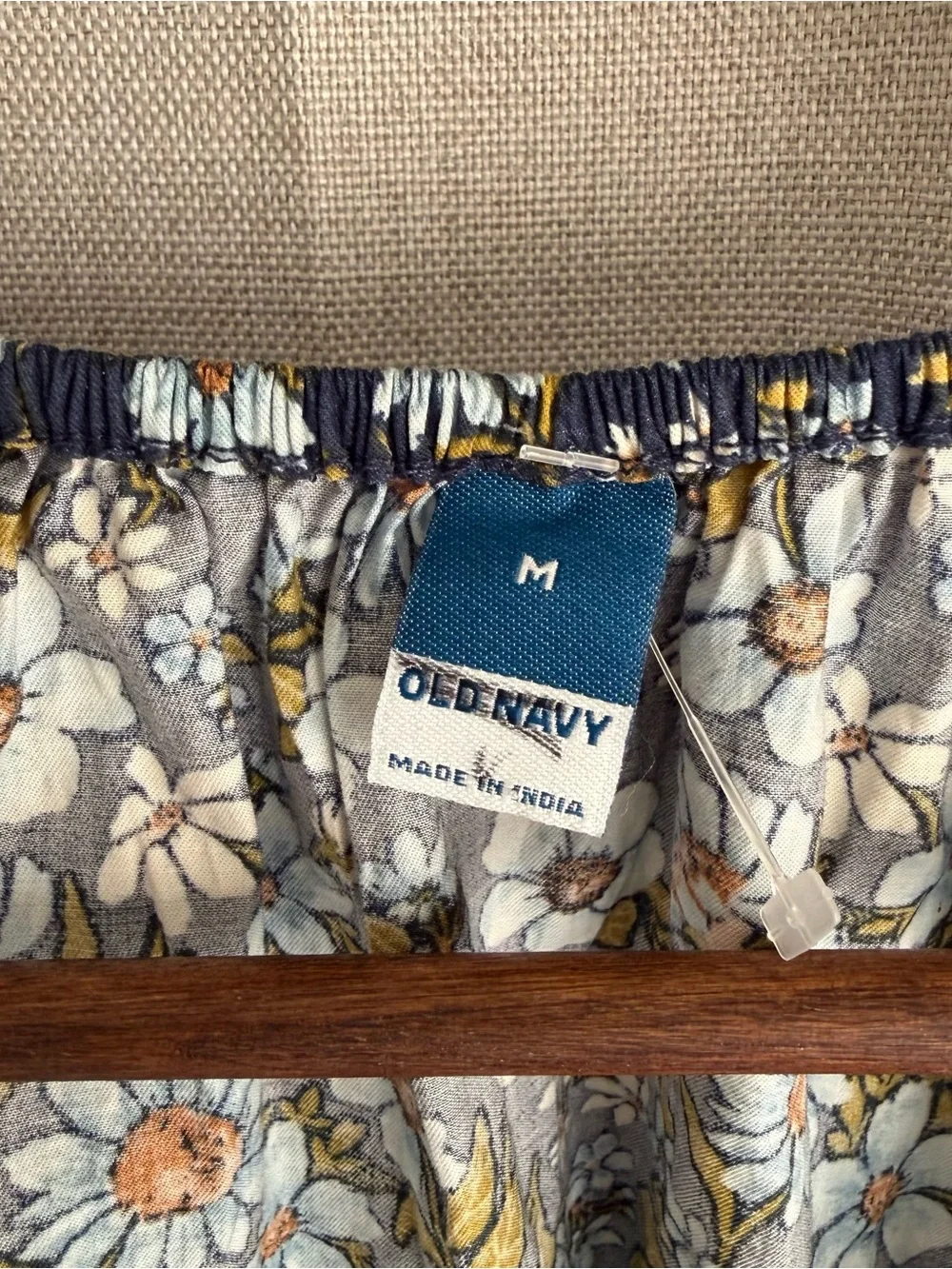 Old Navy neckline 5”
