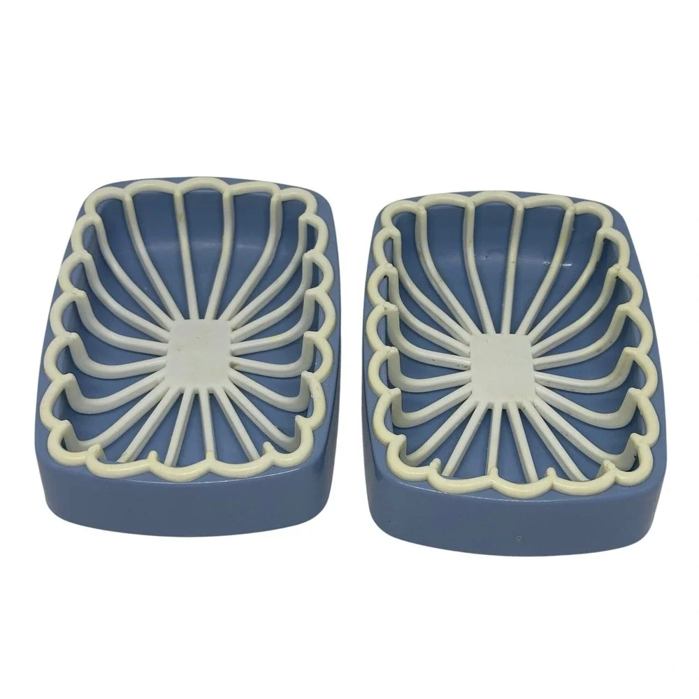 VTG Arrow Soap Dish Blue White Plastic Scalloped Drain Tray USA MCM Set of 2