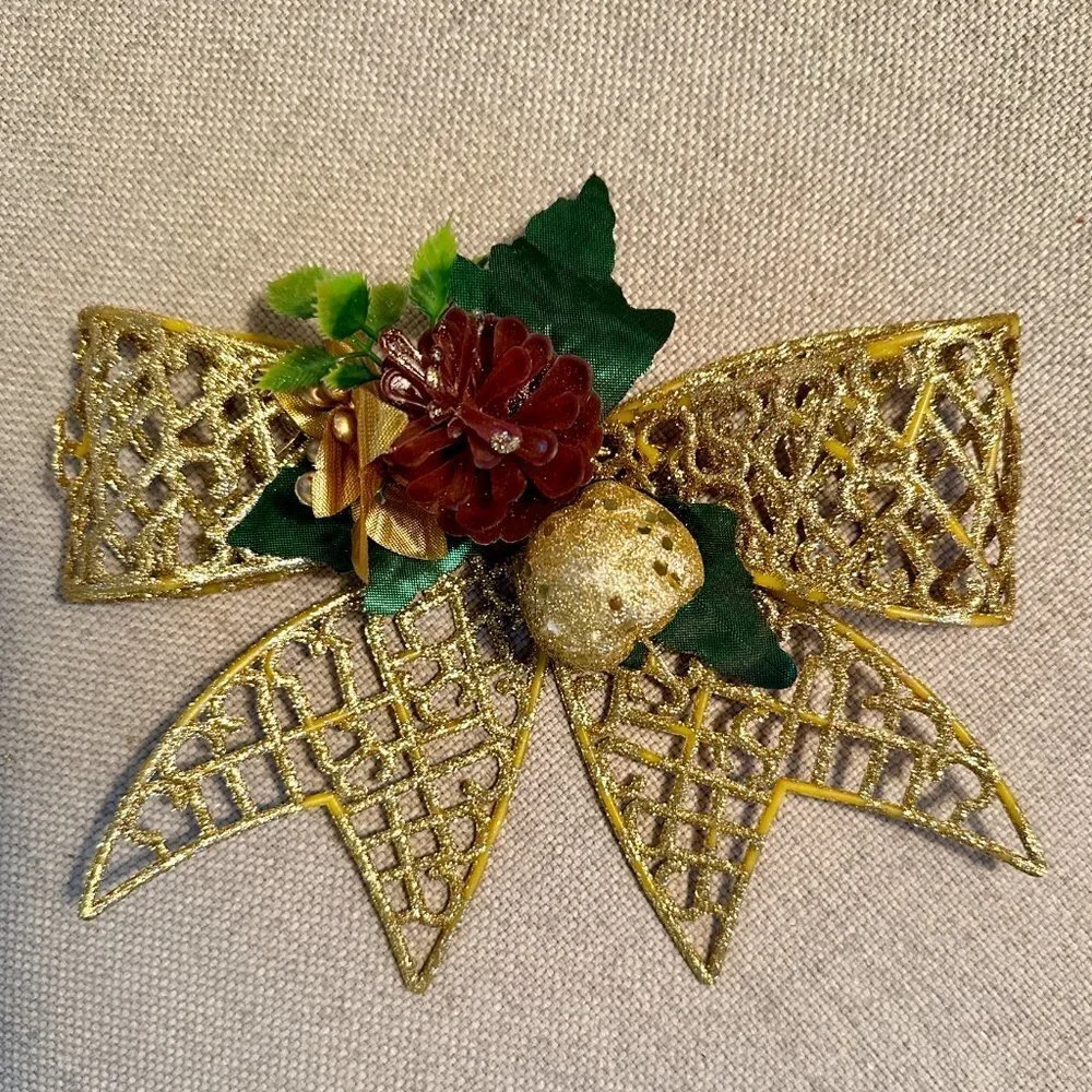 Gold Glittery Christmas Bows
