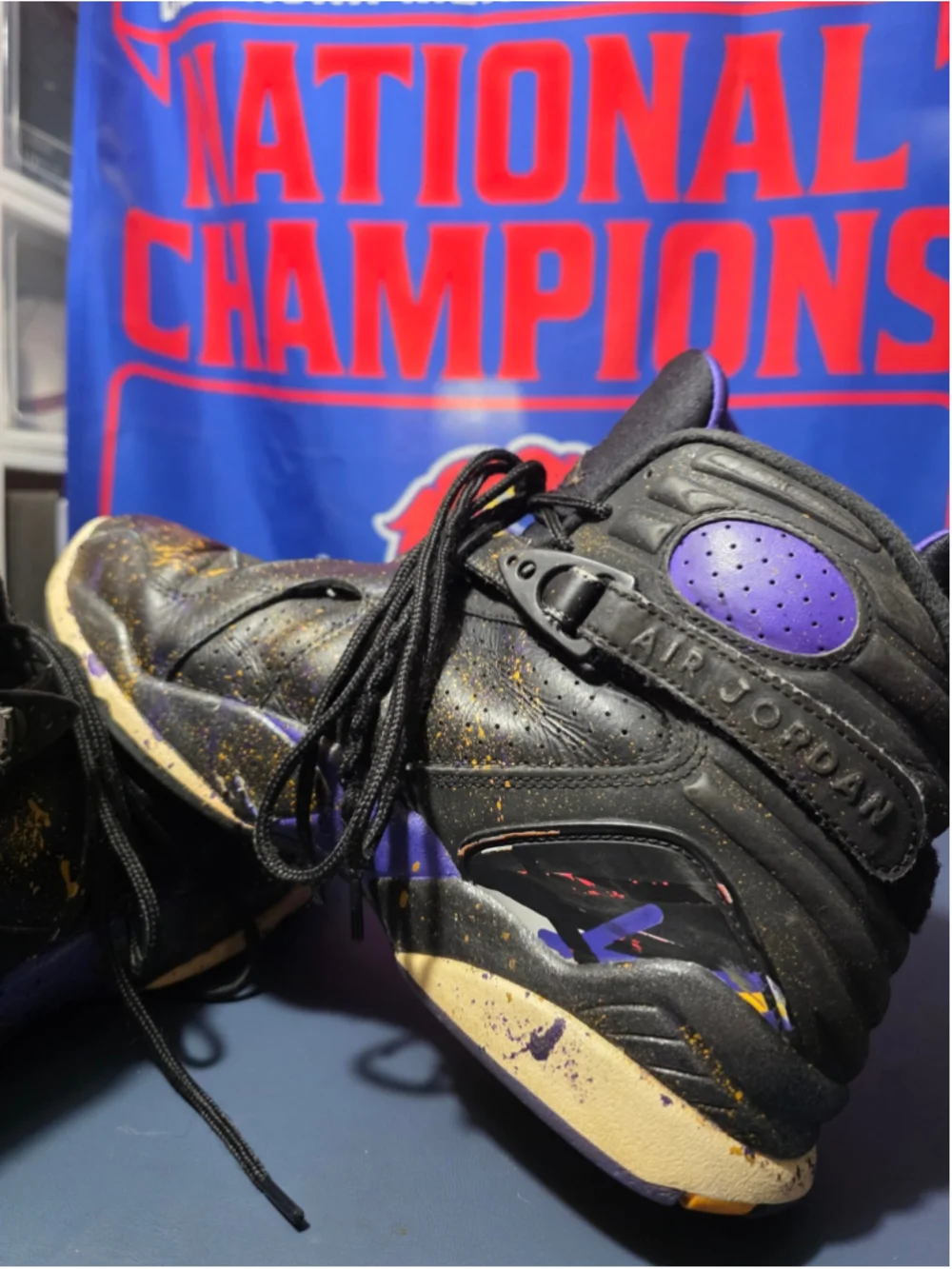 Jordan 8 custom paint splatter, size 10.5m, pre-owned.