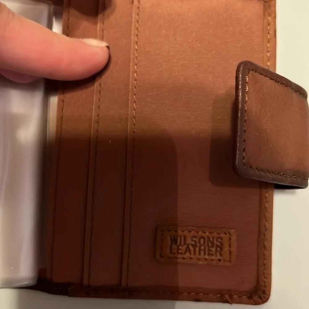 Wilsons Leather good holds