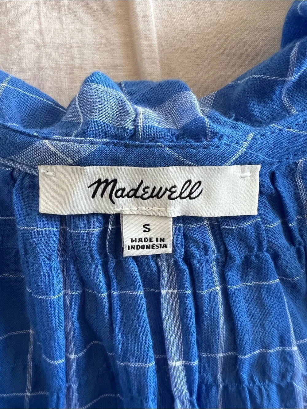 Madewell feminine neck