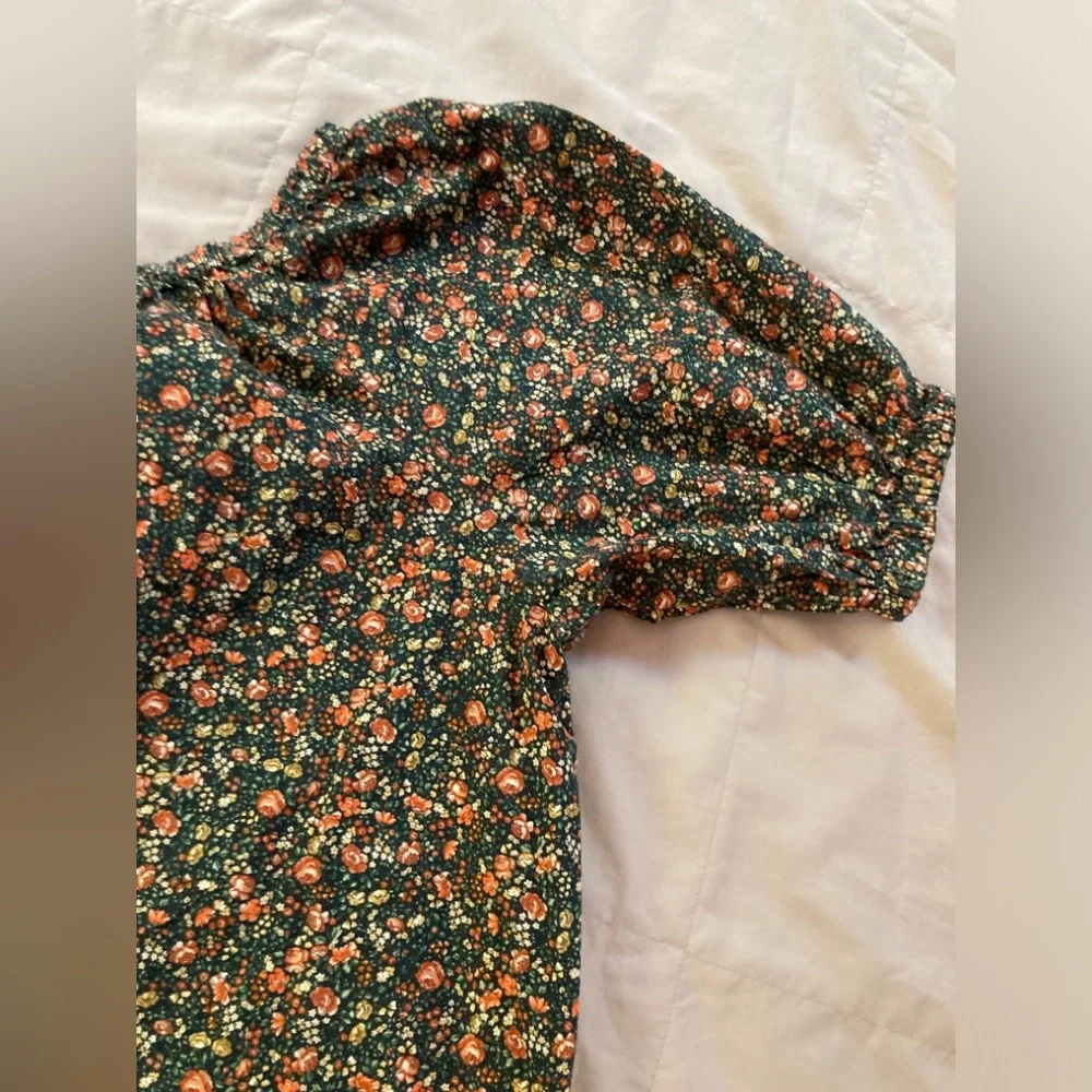 Doen Black Floral Puff-Sleeve Blouse