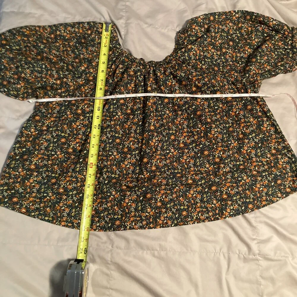 Doen Black Floral Puff-Sleeve Blouse