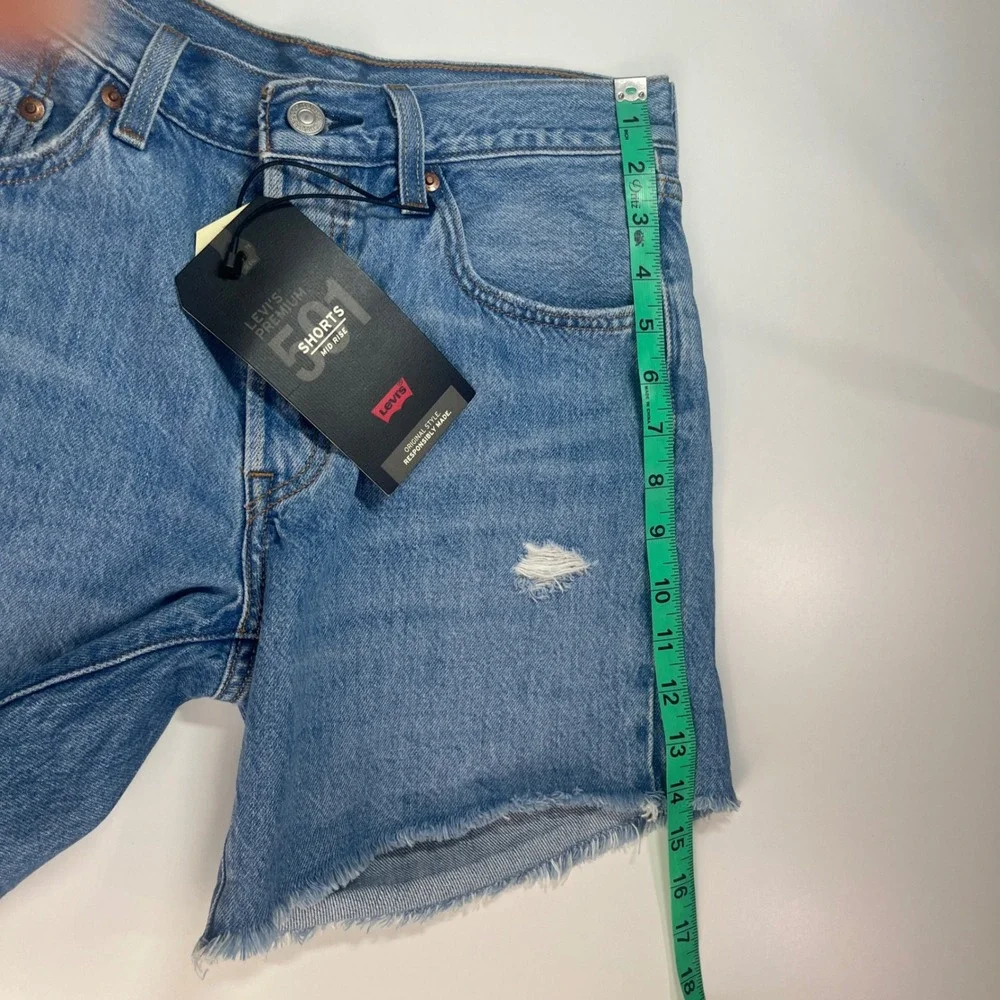 Levi's Premium 501 Long Shorts Women's 26 NWT Blue‎ Distressed Raw Hem Mid Rise