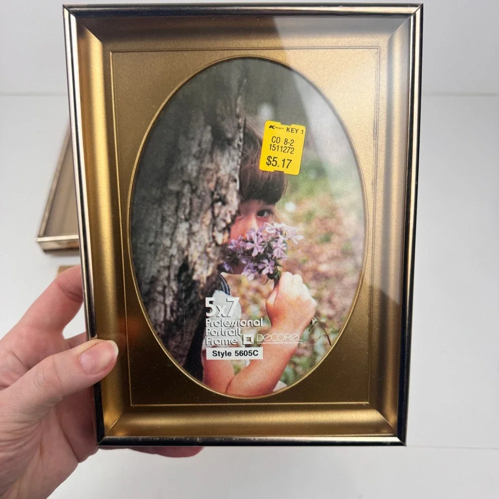 2 Vintage 5x7 Picture‎ Frames 70s Gold Oval Rectangle Tabletop Shadow Box READ