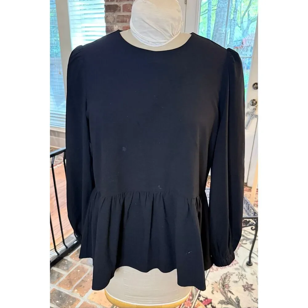 Tuckernuck keyhole black blouse