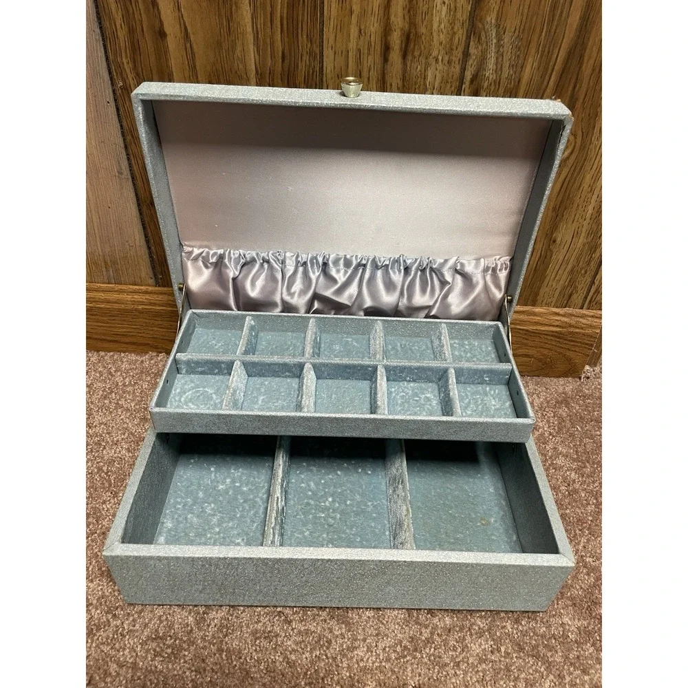 Vintage 1960's LADY BUXTON 2 Tier Blue Jewelry Box Blue Velvet‎ grandma core