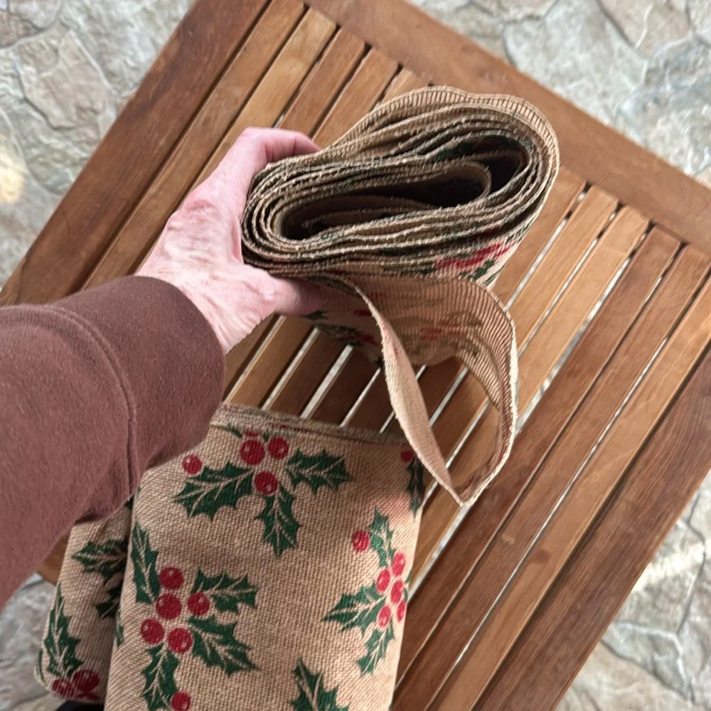 Source Unknown bundle jingle