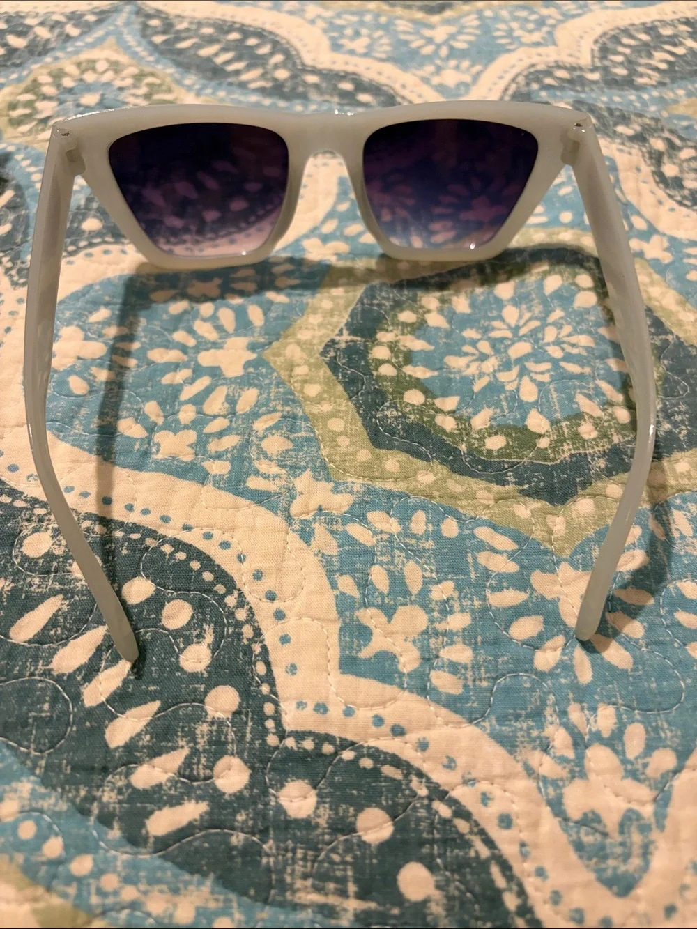 Unbranded chic cream