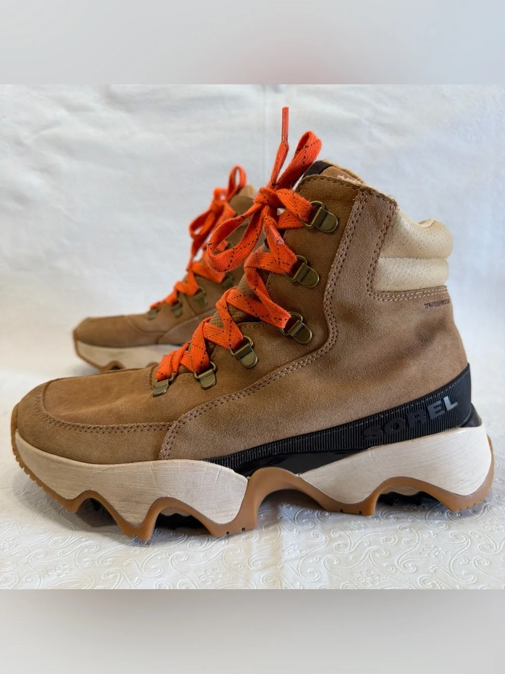 Sorel Kinetic Impact Conquest Waterproof Snow Boots Womens 9 Suede Beige Leather