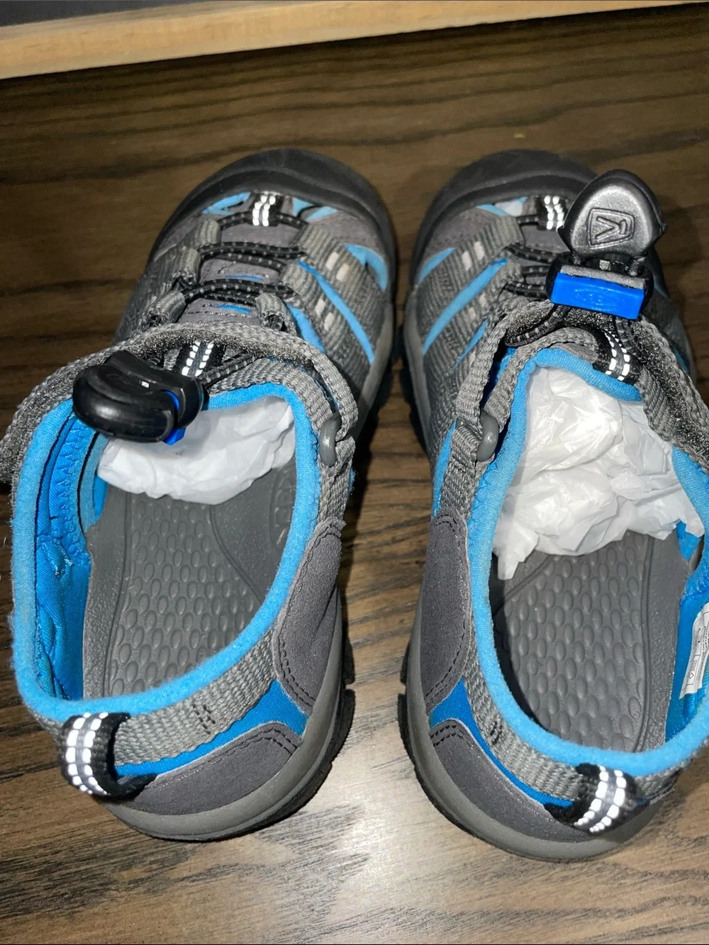 Keen sandals hook