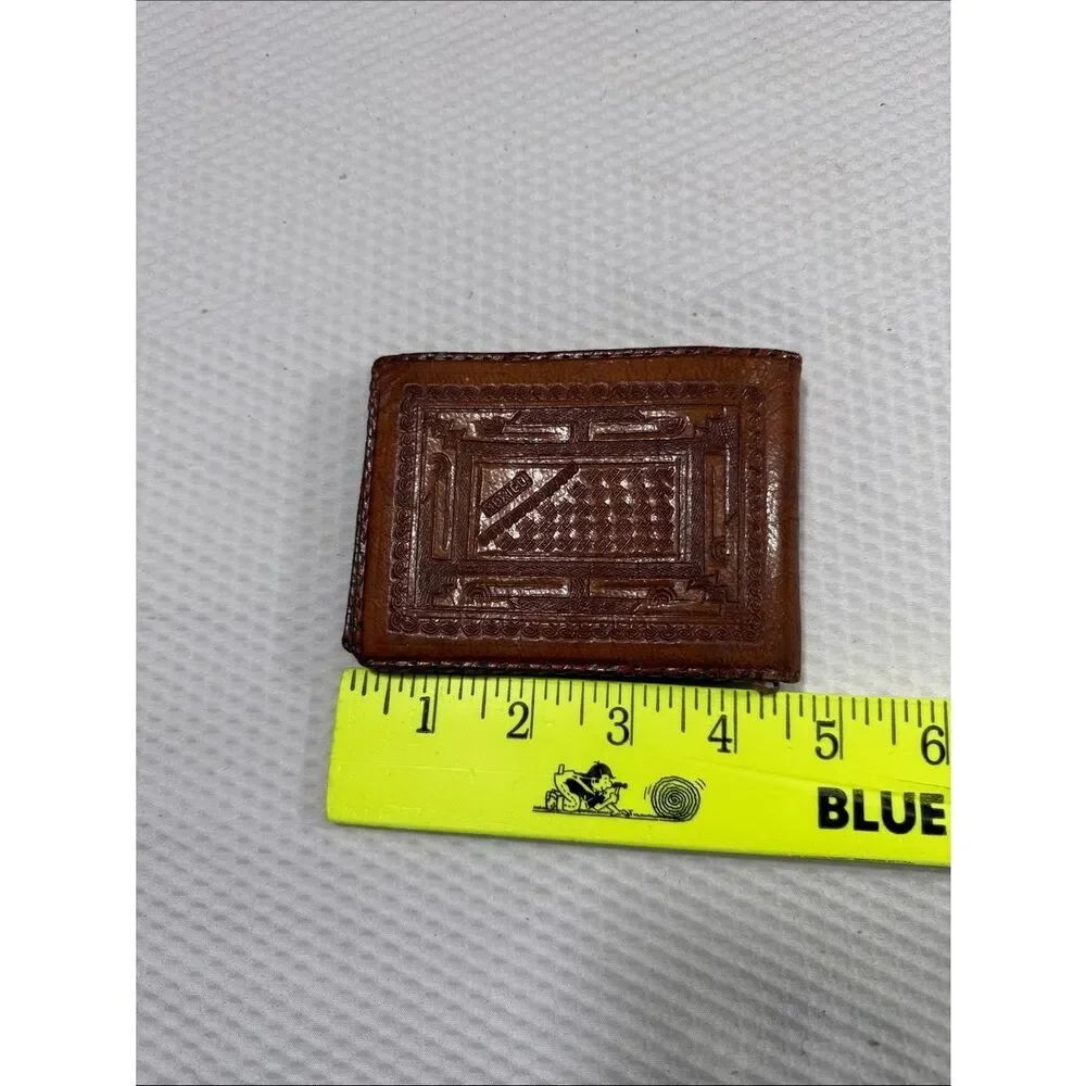 VTG Brown Tooled Leather Men's Bifold Wallet made in Mexico