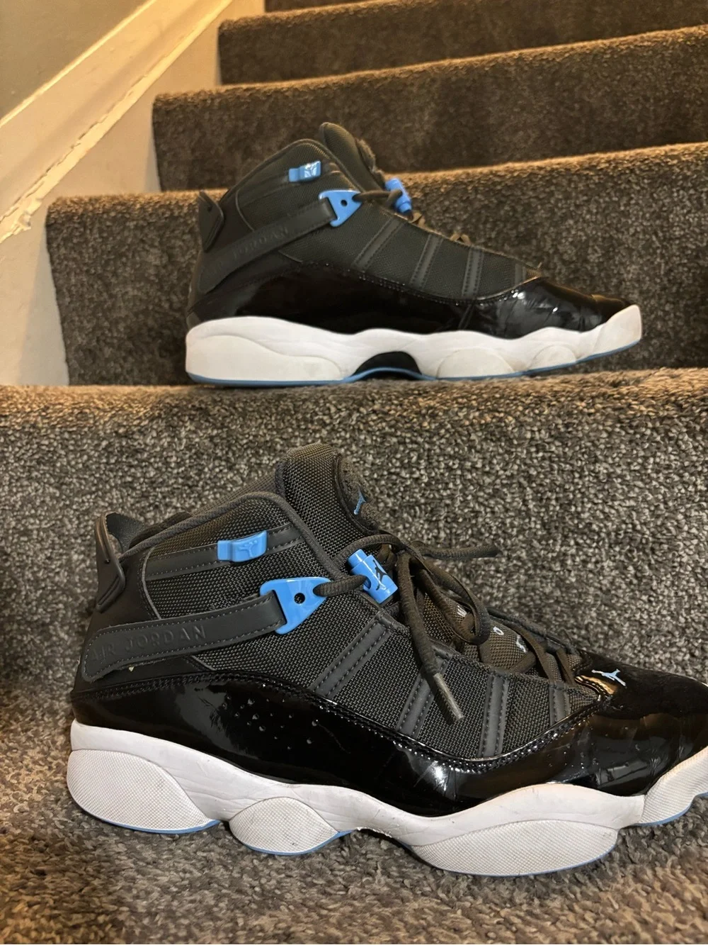 Jordan rings black