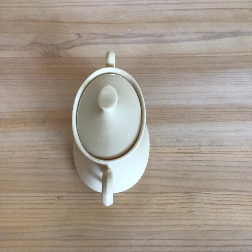 Lenox Sugar Bowl Classic Handles Lid Neutral Color