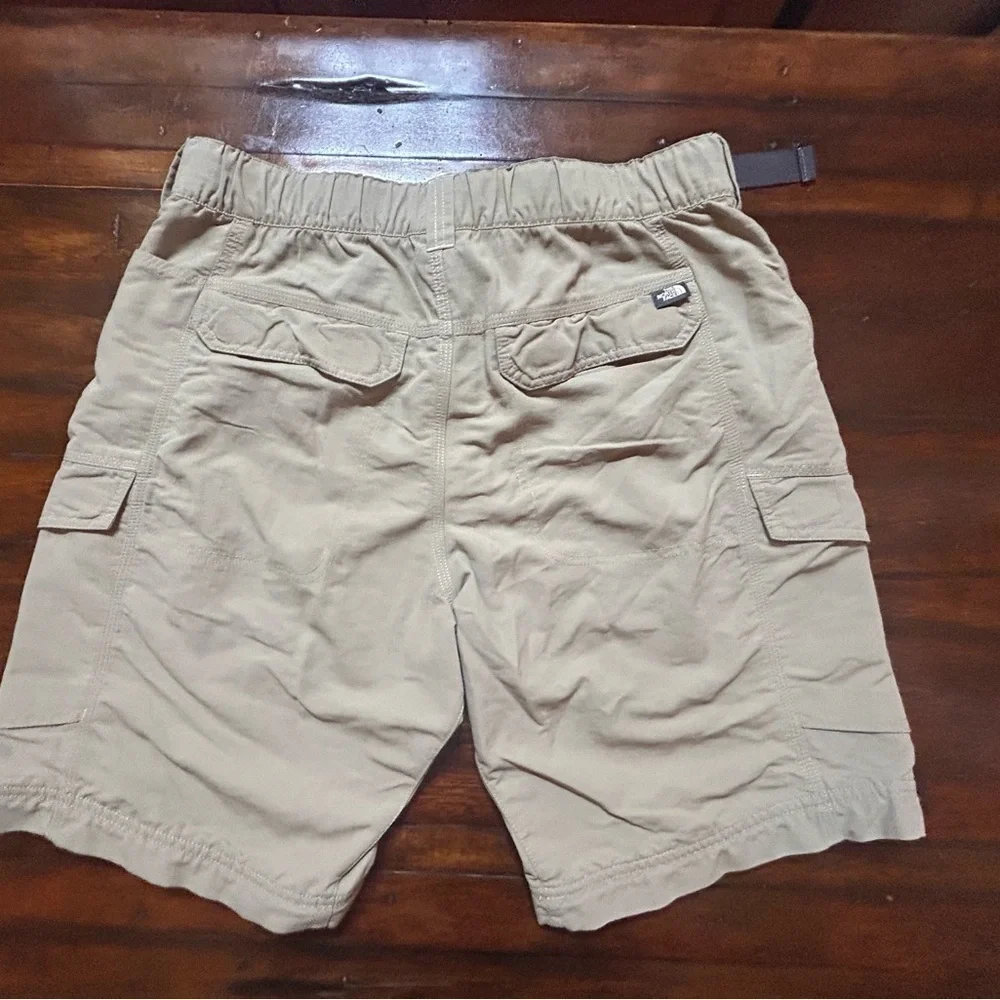 The North Face Conversion Pants (missing the bottom pieces) Size Med.