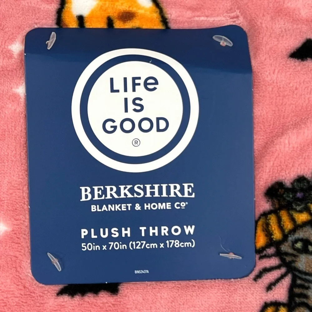 Life Is Good throw new