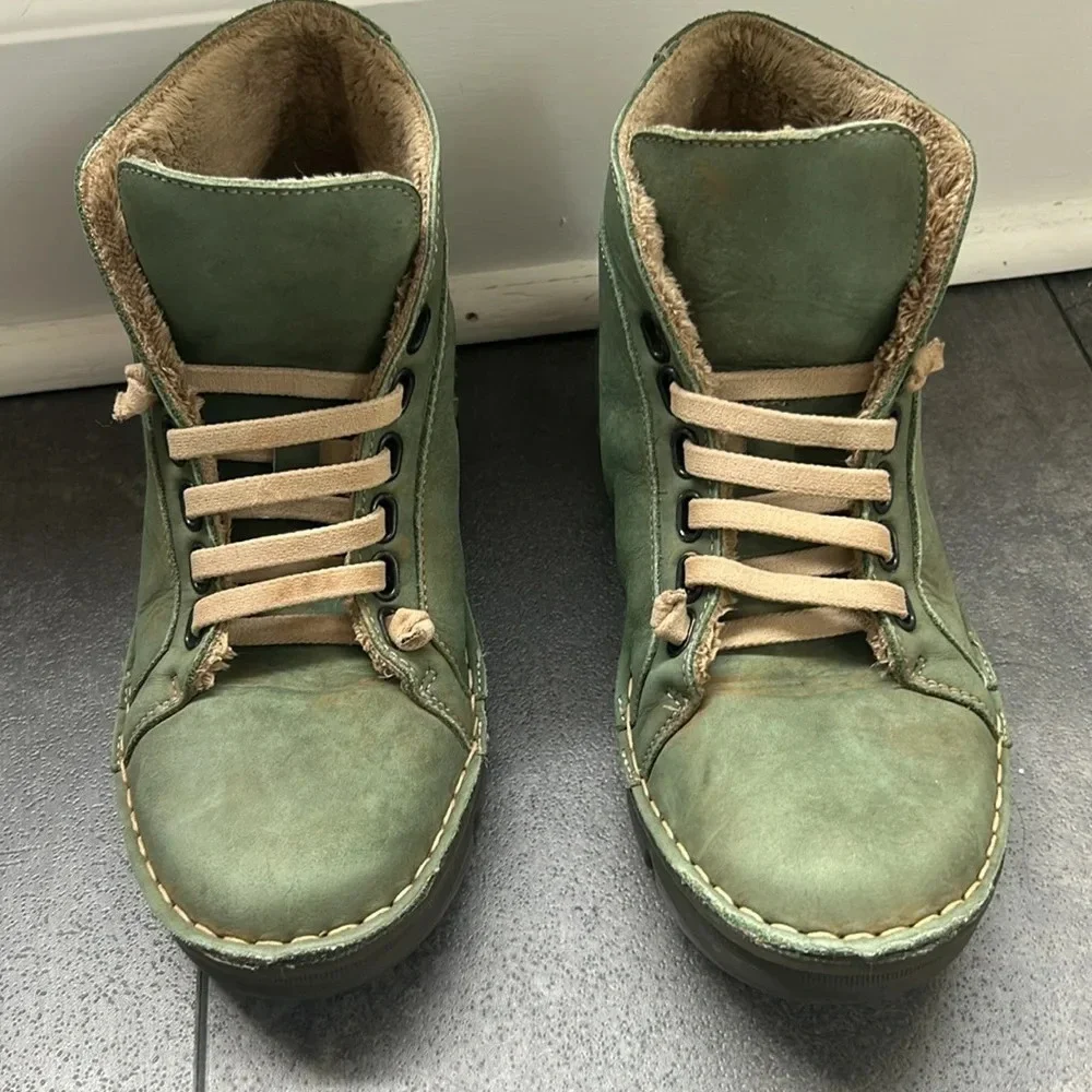 On Foot 29001 High Top Green  Sneaker in Kaki Khaki. Size 38