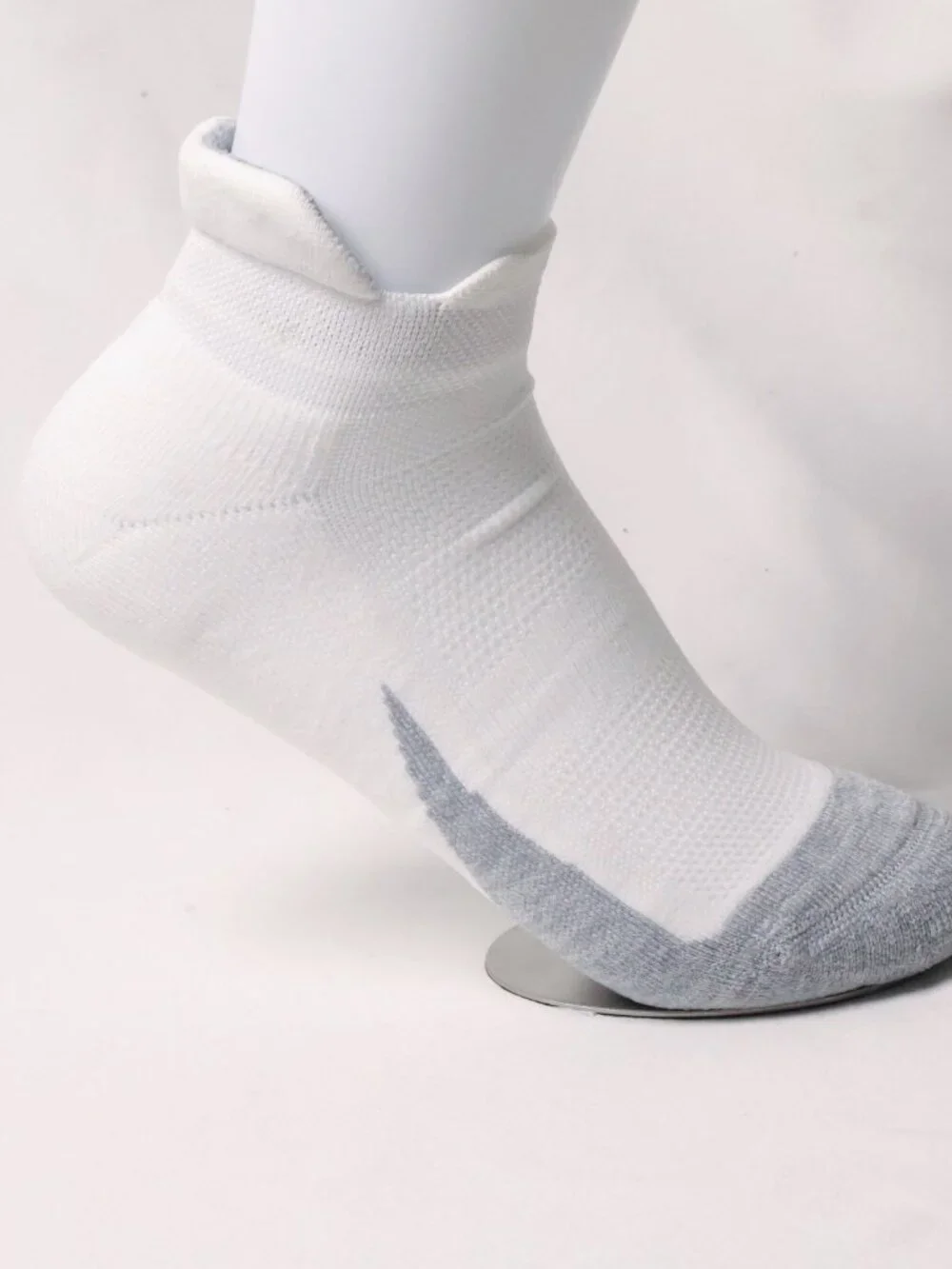 Feetures brand new