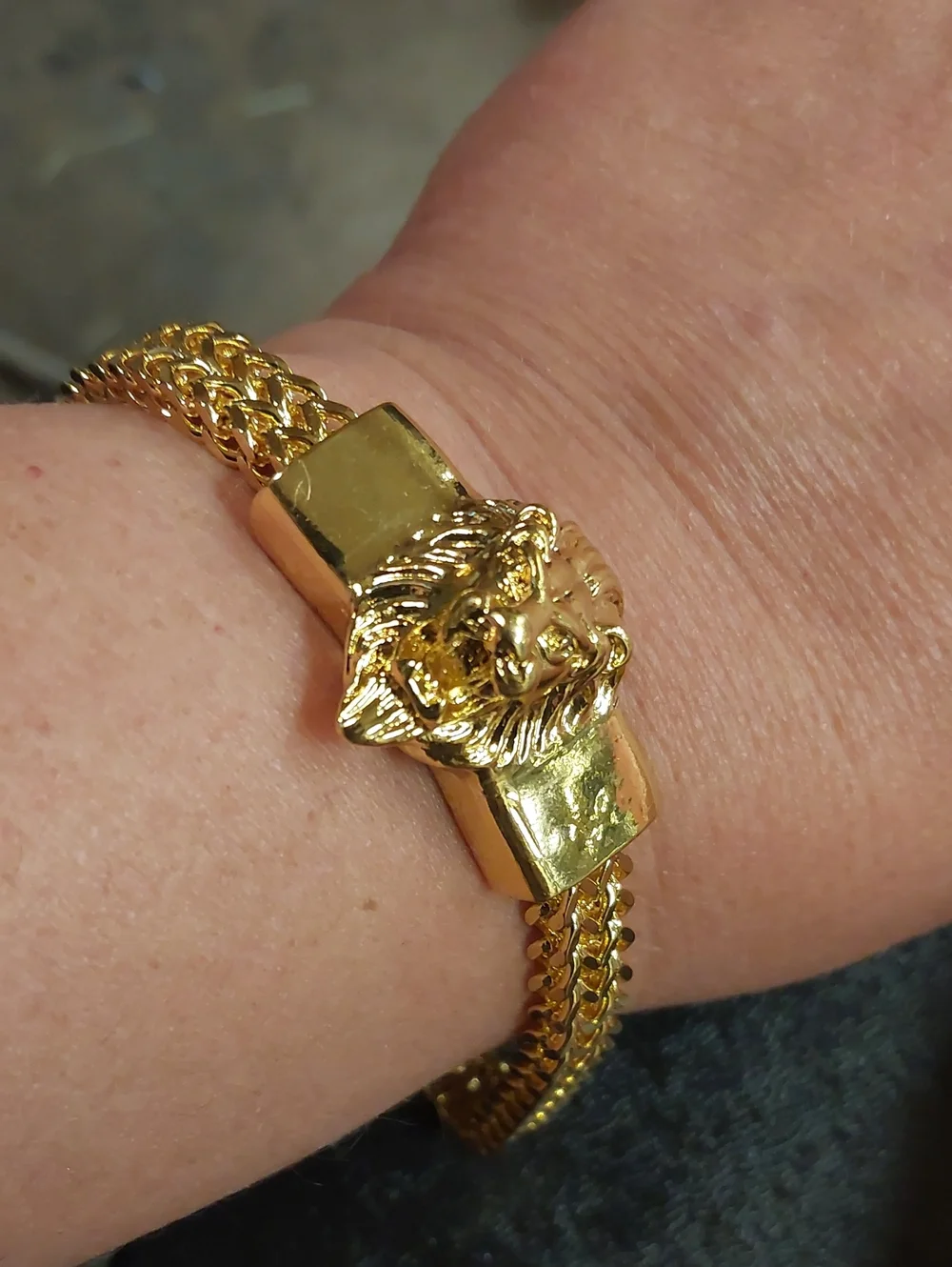 N/A mens gold